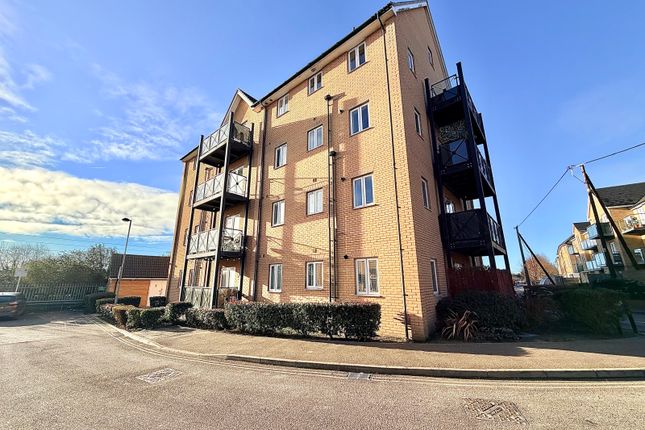 2 bed property, in Thomas Way, £180,000