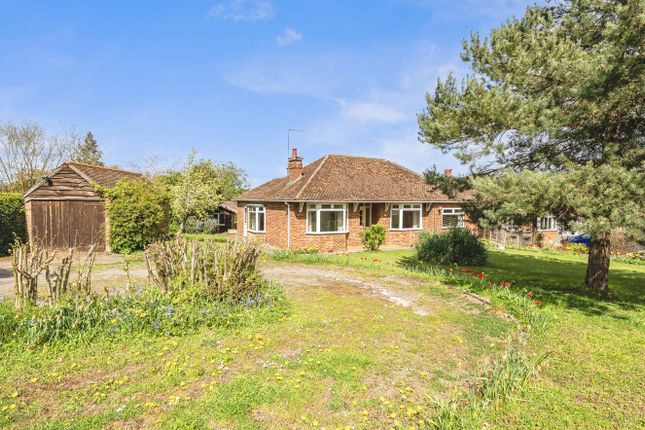 2 bed property, in Bury St. Edmunds, £450,000