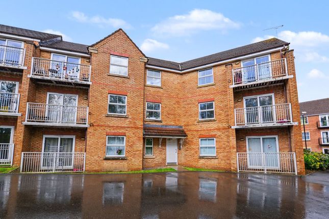2 bed property, in 5 Gillquart Way, £70,000
