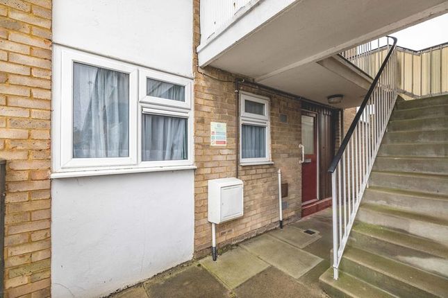 1 bed property, in Marescroft Road, £160,000