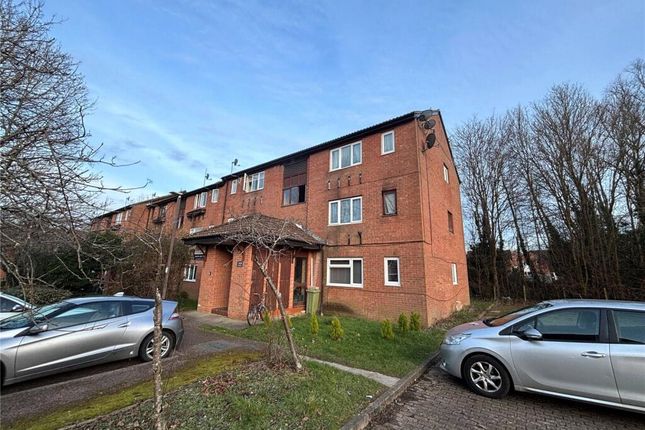 2 bed property, in Denmead, £260,000
