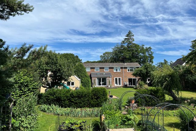 4 bed property, in Hale, £995,000
