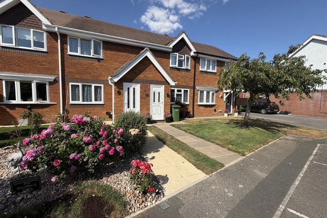 2 bed property, in Tawny Owl Close, £300,000