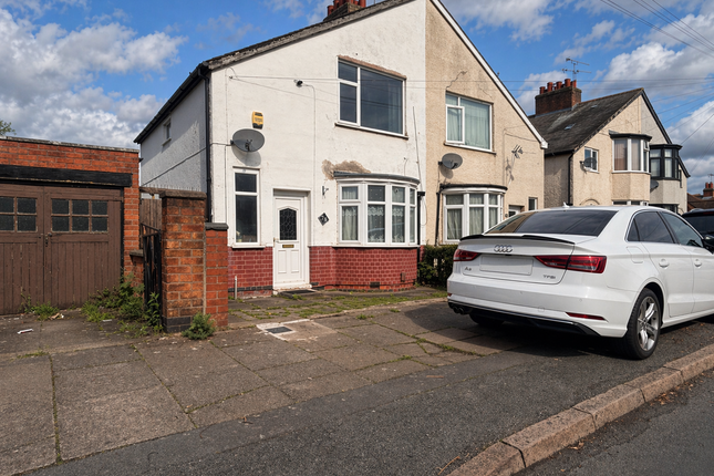 2 bed property, in Edgehill Road, £210,000
