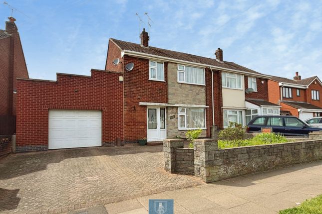 3 bed property, in Beake Avenue, £270,000
