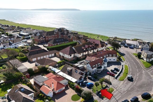 5 bed property, in Barton Court Avenue, £650,000