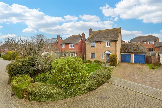 4 bed property, in Burgess Close, £400,000