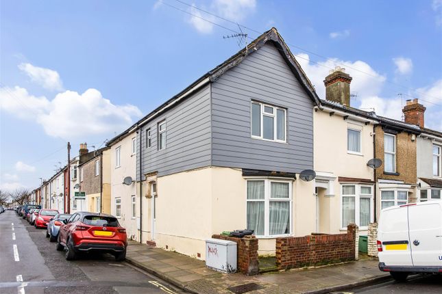 2 bed property, in Lynn Road, £185,000