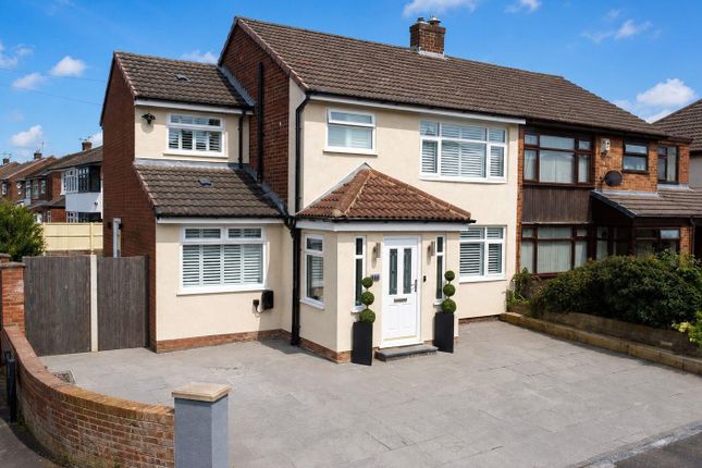 4 bed property, in Renwick Avenue, £350,000
