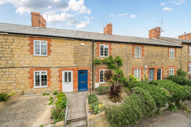 2 bed property, in Terrace View, £300,000