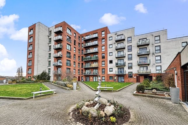 2 bed property, in Broughton Lane, £150,000