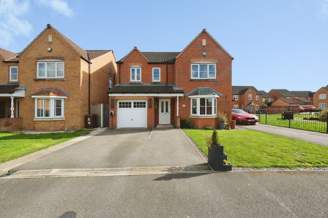 4 bed property, in The Wickets, £350,000