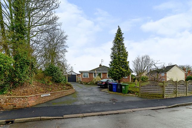 3 bed property, in South Street, £270,400