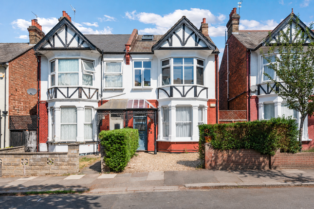 3 bed property, in Caddington Road NW2, £550,000
