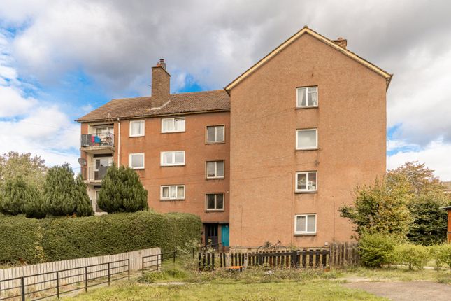 2 bed property, in 3/11 Alan Breck Gardens, £155,000