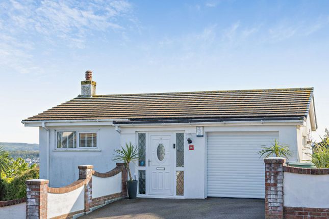 5 bed property, in Dolphin Crescent, £480,000