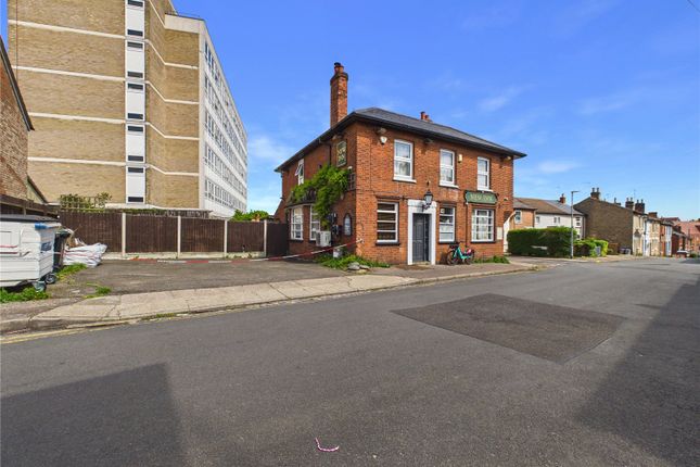 5 bed property, in Chapel Street South, £450,000