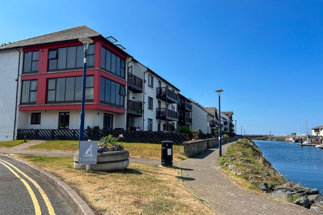 2 bed property, in Y Lanfa, £239,000