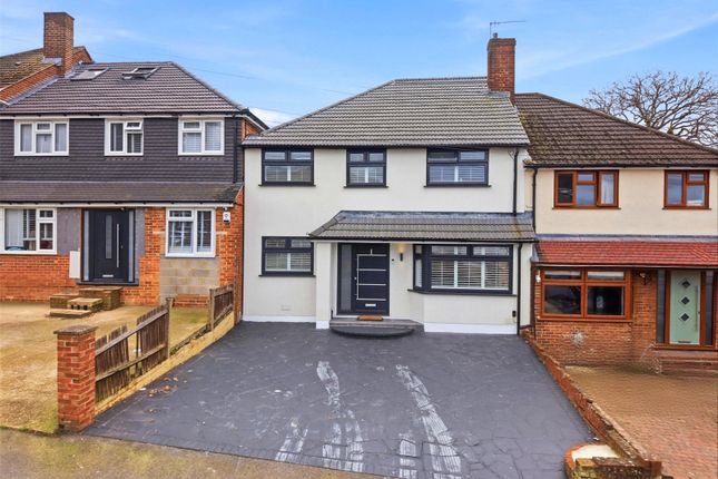 4 bed property, in Coombfield Drive, £650,000