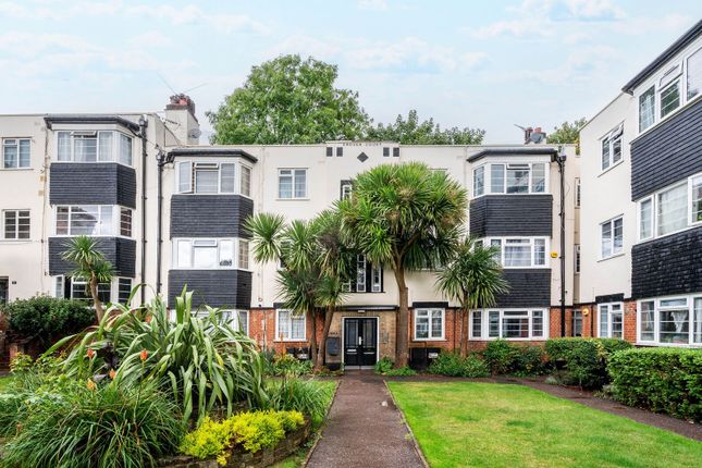 2 bed property, in Grover Court, £275,000