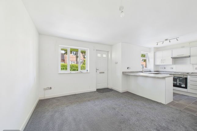 1 bed property, in Lynmouth Crescent, £215,000