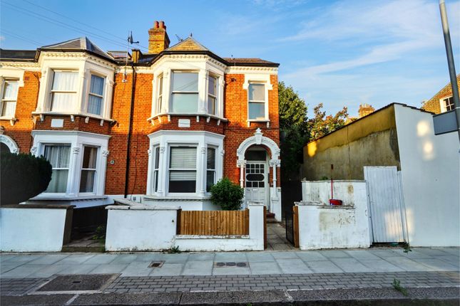 1 bed property, in 69C Childebert Road, £320,000