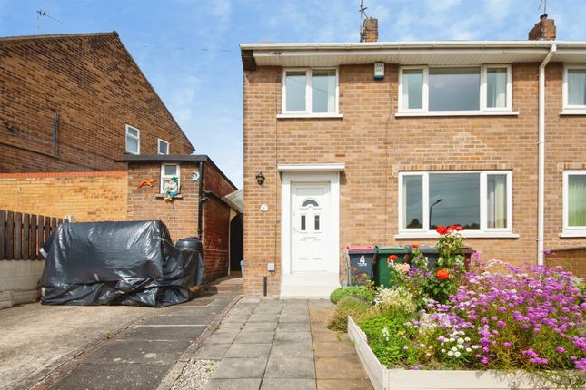 3 bed property, in Orchard Flatts Crescent, £160,000