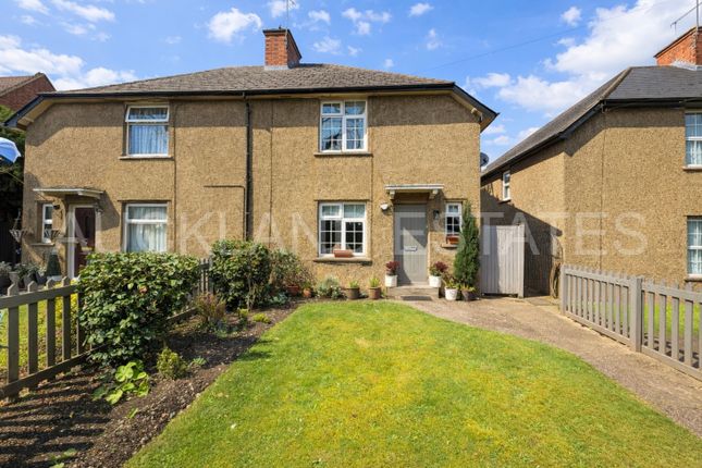 2 bed property, in Taylers Cottages, £475,000