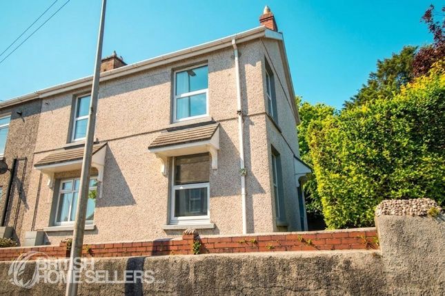 3 bed property, in Old Oak Lane, £135,000