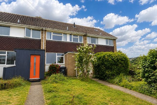 3 bed property, in St. Leodegars Way, £300,000