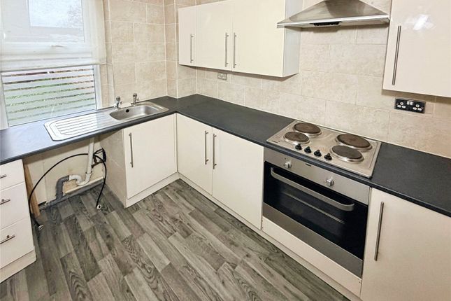 2 bed property, in Shadyside, £49,000