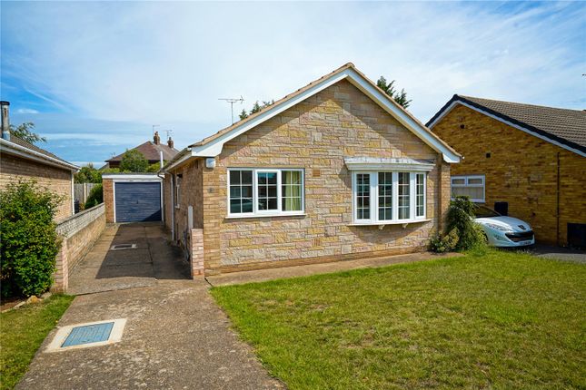 2 bed property, in Broom Close, £230,000