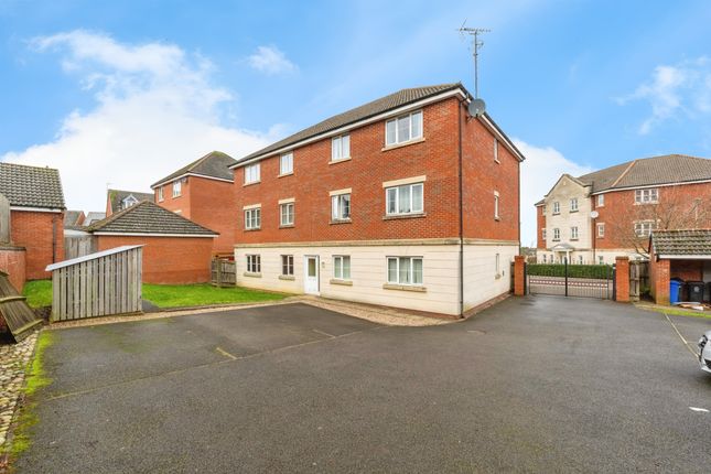 2 bed property, in Carty Road, £140,000