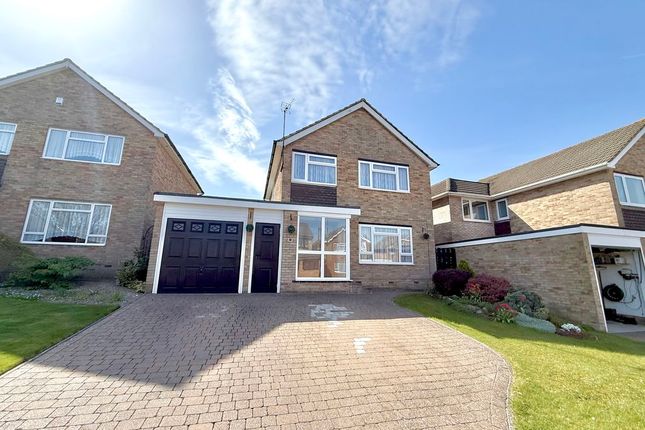 3 bed property, in Brierley Close, £475,000