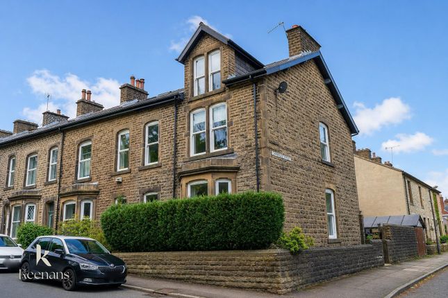 5 bed property, in Helmshore Road, £325,000