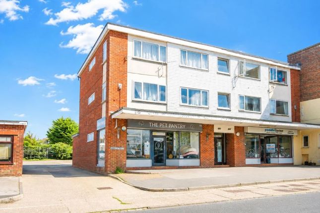 2 bed property, in High Street, £160,000
