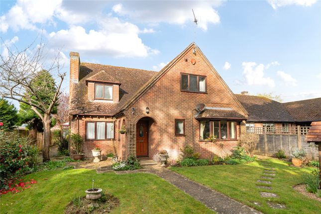 5 bed property, in Yaldhurst Lane, £895,000