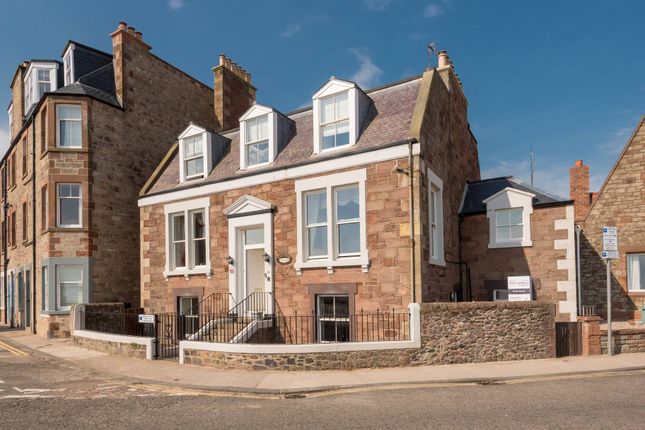 3 bed property, in Beach House, £475,000