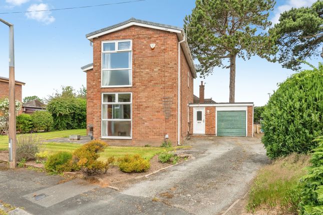 4 bed property, in Heyfield Park Road, £400,000
