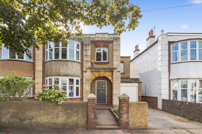 4 bed property, in Selden Road, £700,000