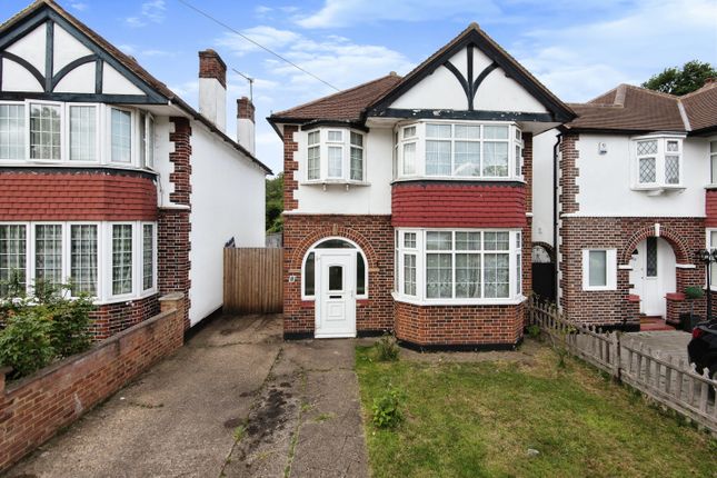 3 bed property, in Manor Drive North, £640,000