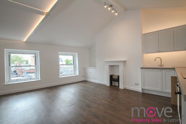 1 bed property, in Clarence Parade, £165,000
