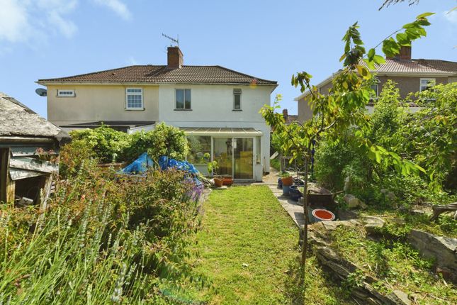 2 bed property, in Wraxall Grove, £345,000