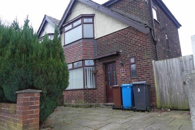 3 bed property, in Heyside Avenue, £160,000
