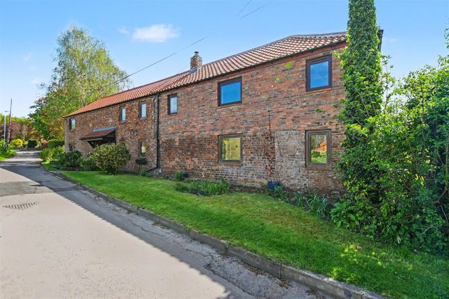 5 bed property, in New Road, £565,000