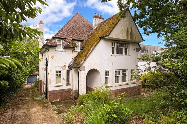 3 bed property, in Dilly Lane, £650,000