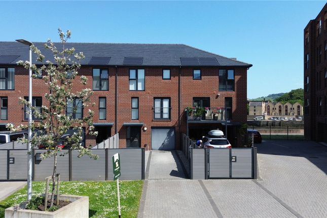 3 bed property, in Taw Wharf, £385,000