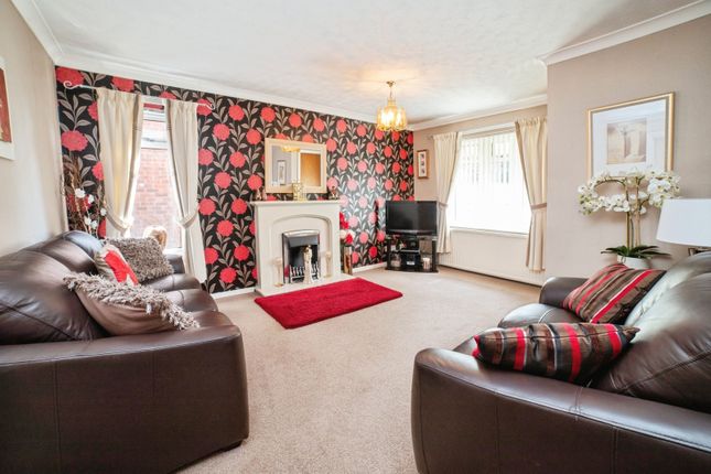 3 bed property, in Curzon Close, £190,000