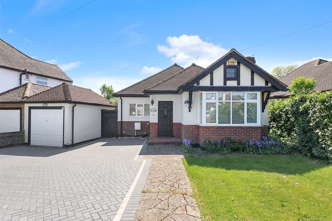 2 bed property, in Woodlands Drive, £550,000