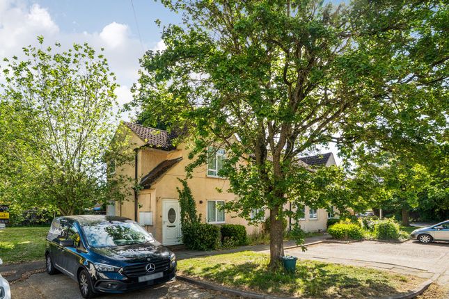 1 bed property, in Northwood Road, £235,000